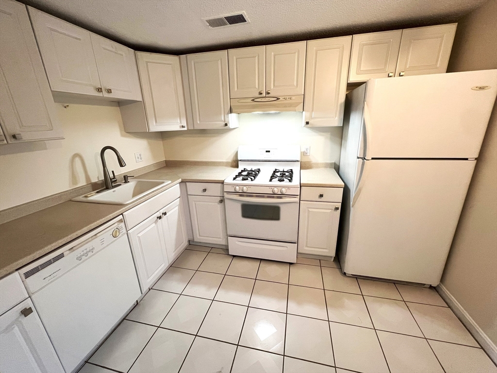 2 bed, 2 bath apartment for rent at 295 West Wyoming Ave Unit 9C, Stoneham — photo 2 of 22