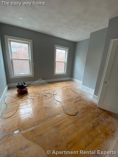 3 bed, 1 bath apartment for rent at 295 Windsor St Unit 2, Kendall Square — photo 3 of 6