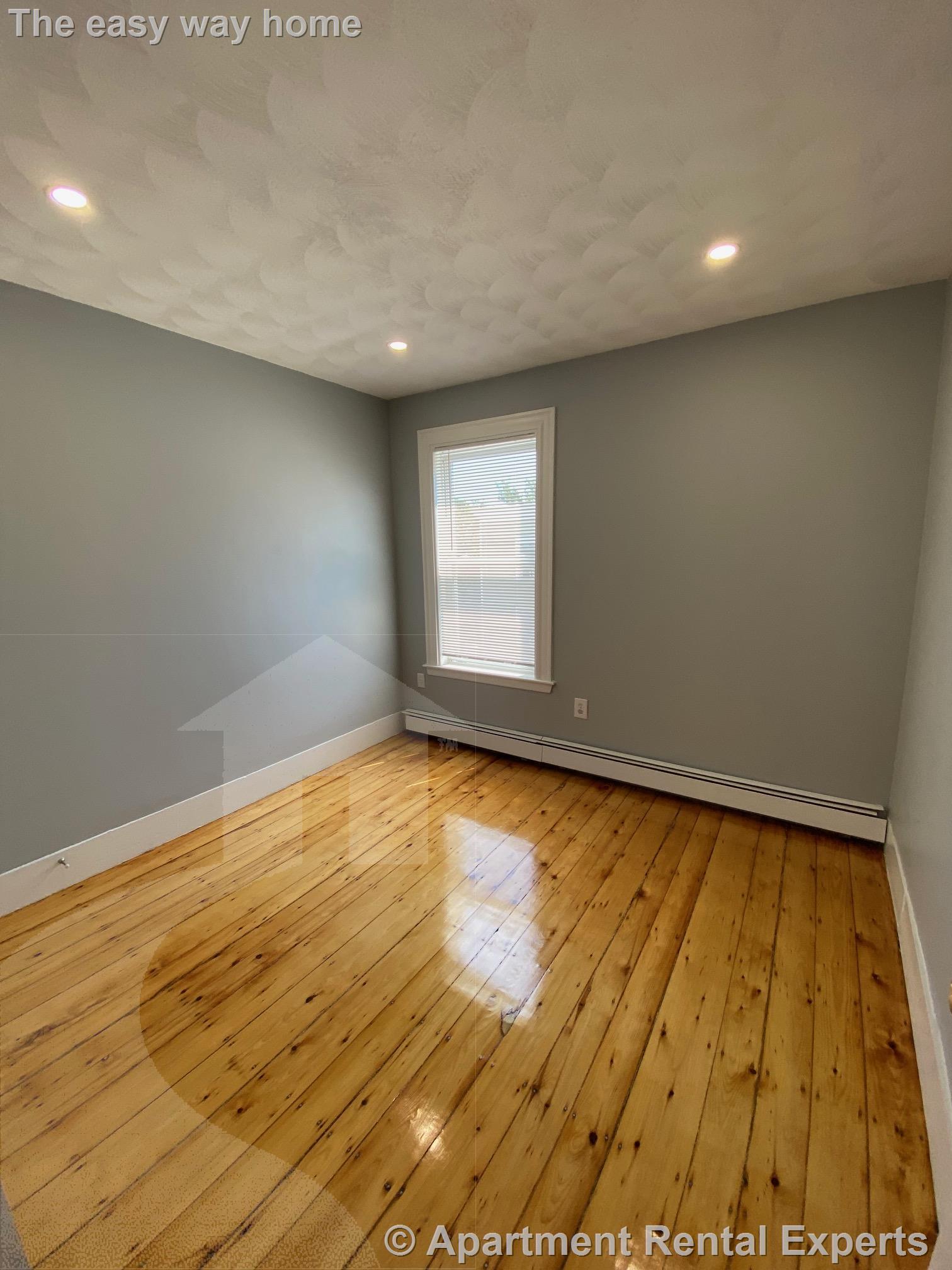 4 bed, 1 bath apartment for rent at 295 Windsor St Unit 5, Kendall Square — photo 2 of 10