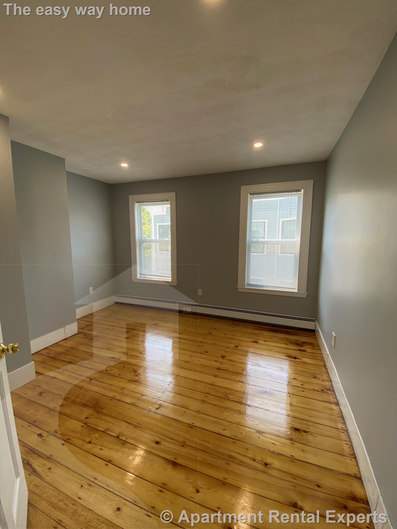 4 bed, 1 bath apartment for rent at 295 Windsor St Unit 5, Kendall Square — photo 3 of 10