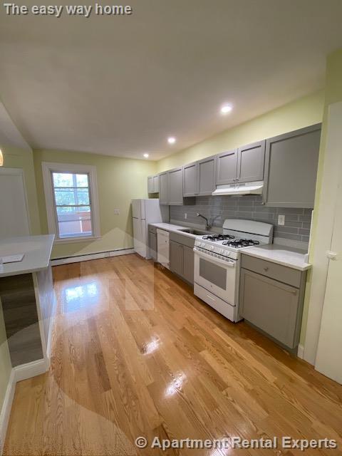 4 bed, 1 bath apartment for rent at 295 Windsor St Unit 5, Kendall Square — photo 6 of 10