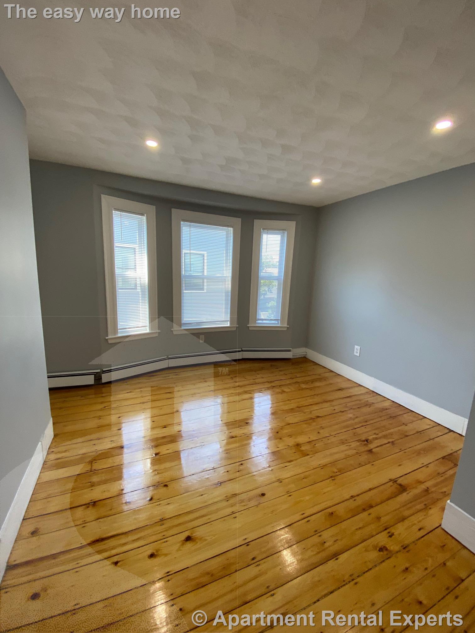 4 bed, 1 bath apartment for rent at 295 Windsor St Unit 5, Kendall Square — photo 4 of 10
