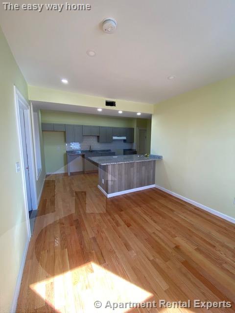 4 bed, 1 bath apartment for rent at 295 Windsor St Unit 7, Kendall Square — photo 9 of 10