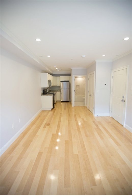 Studio bed, 1 bath apartment for rent at 296 Beacon St Unit 3, Back Bay — photo 3 of 18