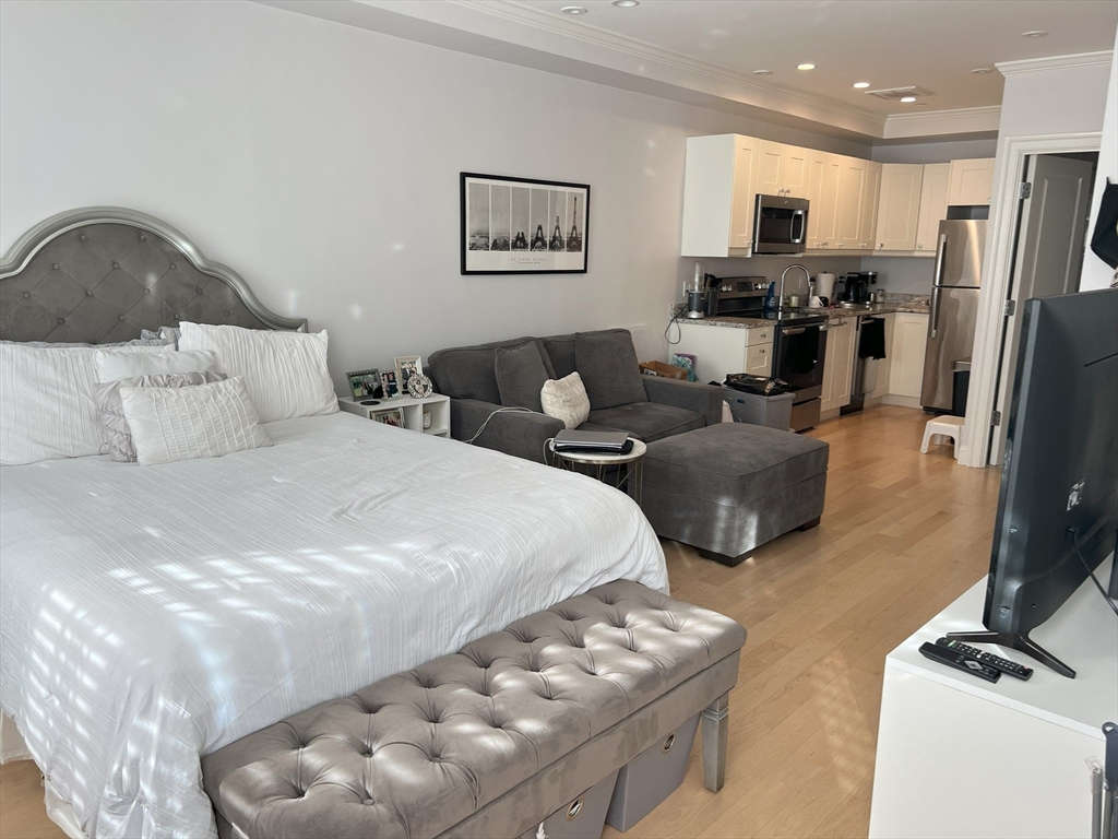 Studio bed, 1 bath apartment for rent at 296 Beacon St Unit 3, Back Bay — photo 12 of 18