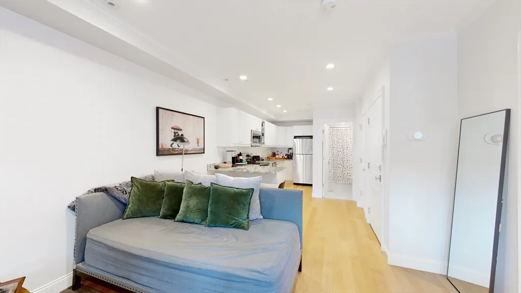 1 bed, 1 bath apartment for rent at 296 Beacon St Unit 5, Back Bay — photo 5 of 13