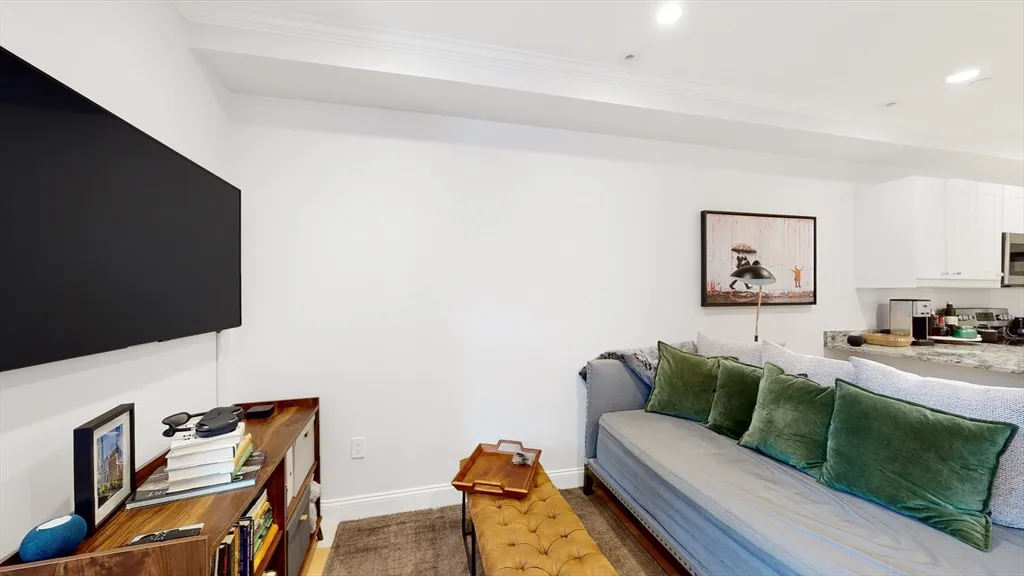 1 bed, 1 bath apartment for rent at 296 Beacon St Unit 5, Back Bay — photo 4 of 13