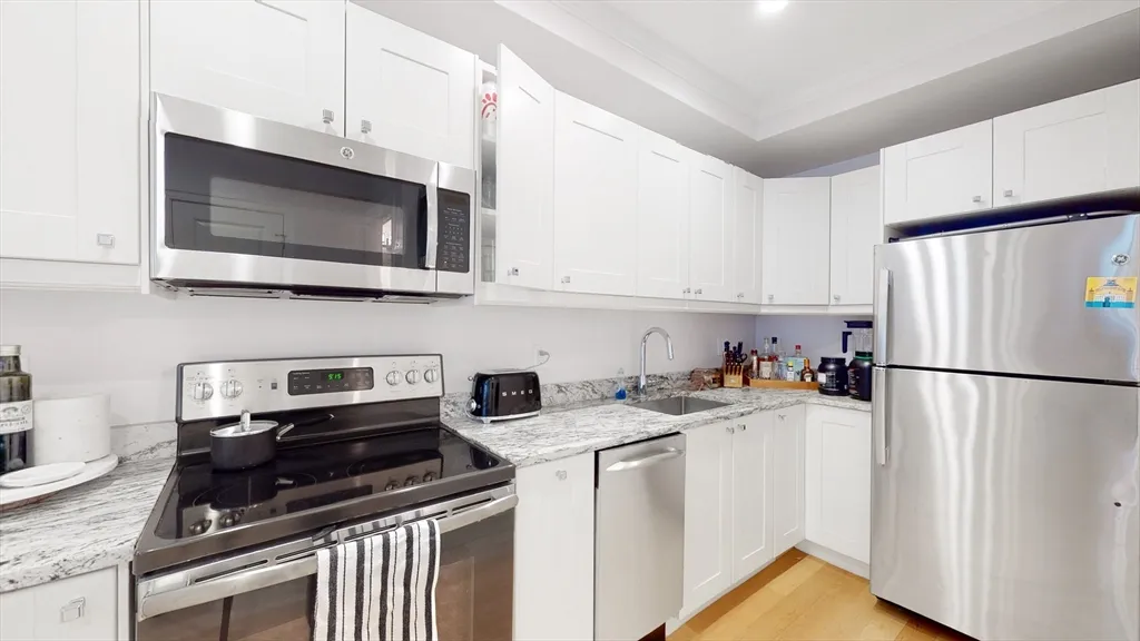 1 bed, 1 bath apartment for rent at 296 Beacon St Unit 5, Back Bay — photo 9 of 13