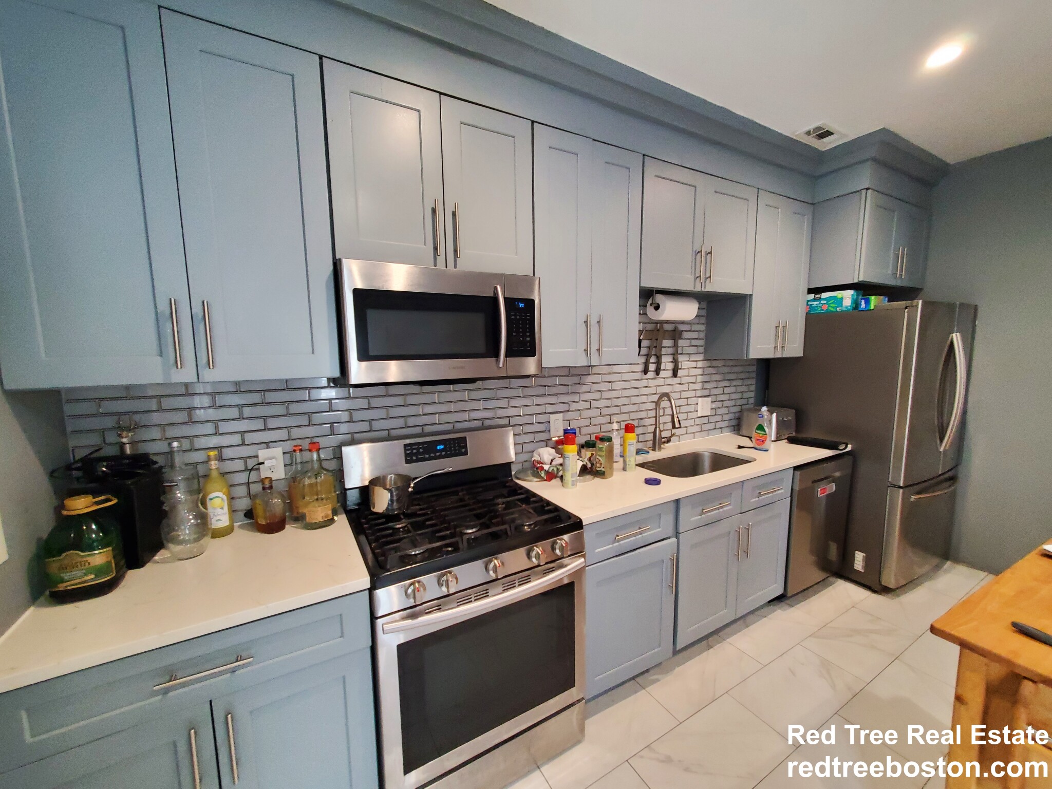 3 bed, 2 bath apartment for rent at 296 Brookline St, Cambridgeport — photo 4 of 28