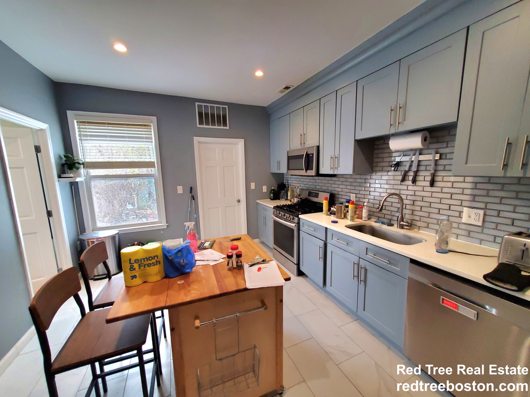3.5 bed, 2 bath apartment for rent at 296 Brookline St Unit 1, Cambridgeport — photo 5 of 28