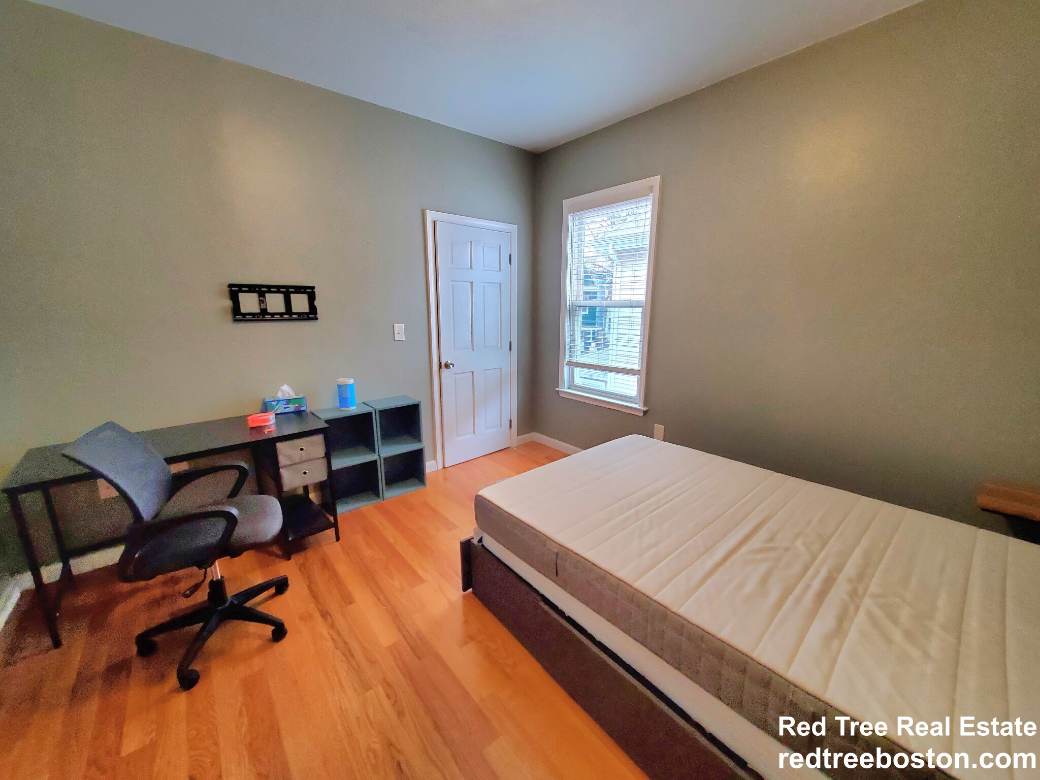 3.5 bed, 2 bath apartment for rent at 296 Brookline St Unit 1, Cambridgeport — photo 8 of 28