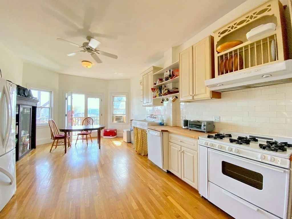 3 bed, 2 bath apartment for rent at 296 Bunker Hill St Unit 2, Charlestown — photo 3 of 12
