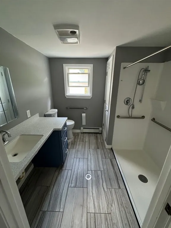 2 bed, 1 bath apartment for rent at 296 Central St Unit 1, Auburn — photo 3 of 8