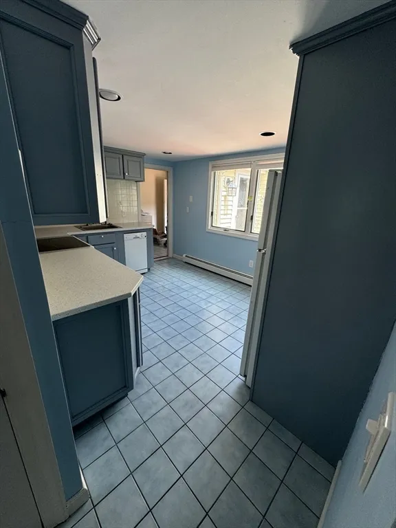 2 bed, 1 bath apartment for rent at 296 Central St Unit 1, Auburn — photo 2 of 8