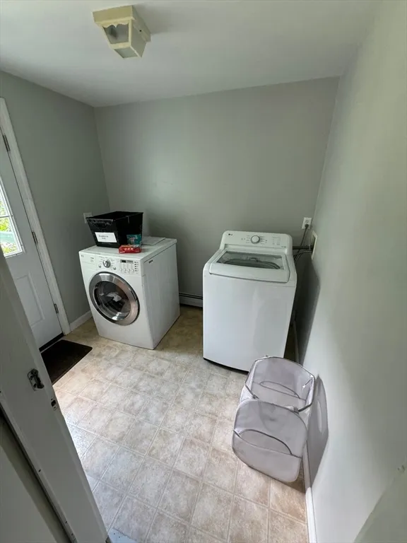 2 bed, 1 bath apartment for rent at 296 Central St Unit 1, Auburn — photo 7 of 8