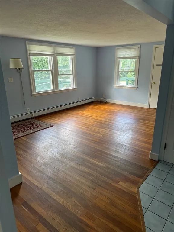 2 bed, 1 bath apartment for rent at 296 Central St Unit 1, Auburn — photo 4 of 8