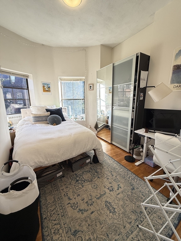 3 bed, 1 bath apartment for rent at 296 Columbus Ave , Unit 3, Boston — photo 5 of 9