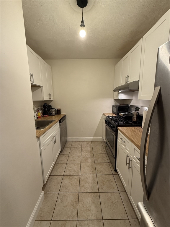3 bed, 1 bath apartment for rent at 296 Columbus Ave , Unit 4, South End — photo 4 of 9