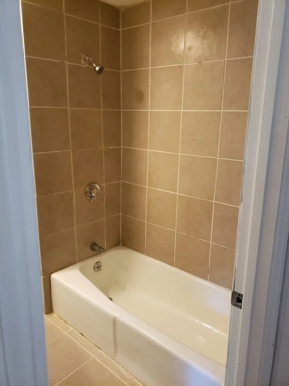 2 bed, 1 bath apartment for rent at 296 Emerson Ave Unit 4, Hampstead — photo 11 of 18