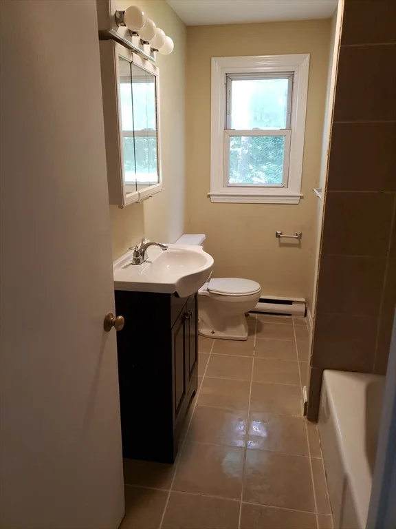 2 bed, 1 bath apartment for rent at 296 Emerson Ave Unit 4, Hampstead — photo 10 of 18