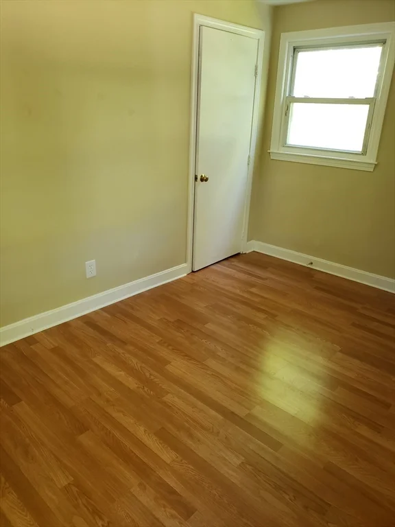 2 bed, 1 bath apartment for rent at 296 Emerson Ave Unit 4, Hampstead — photo 6 of 18