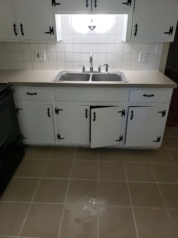 2 bed, 1 bath apartment for rent at 296 Emerson Ave Unit 4, Hampstead — photo 17 of 18