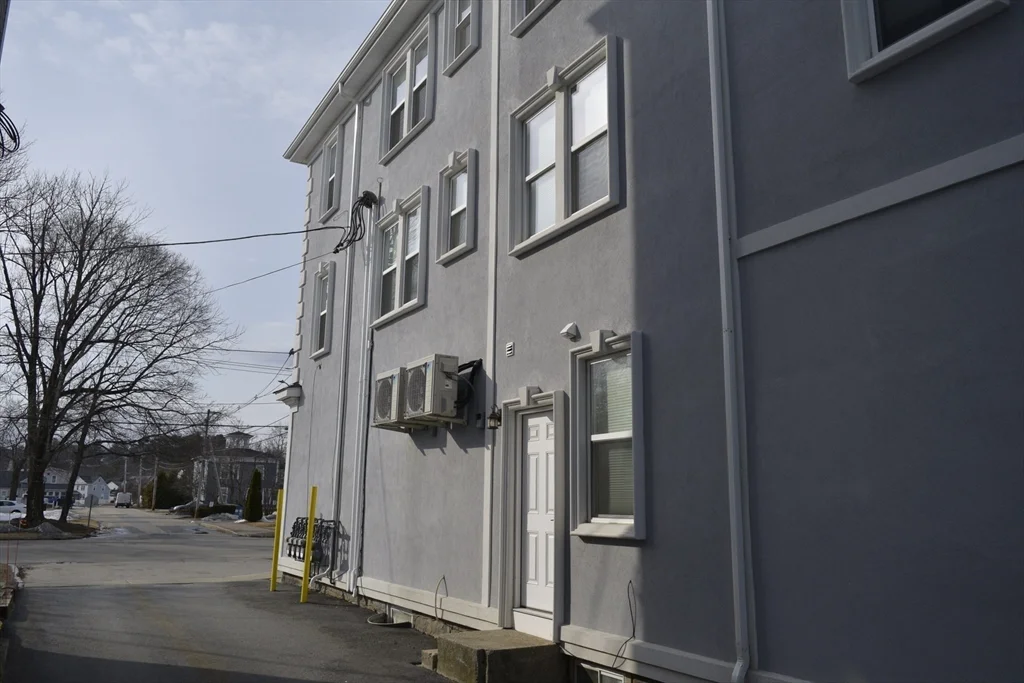 4 bed, 1 bath apartment for rent at 296 Main St Unit 3A, Oxford — photo 39 of 42