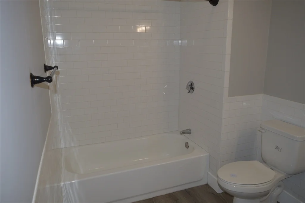 4 bed, 1 bath apartment for rent at 296 Main St Unit 3A, Oxford — photo 21 of 42