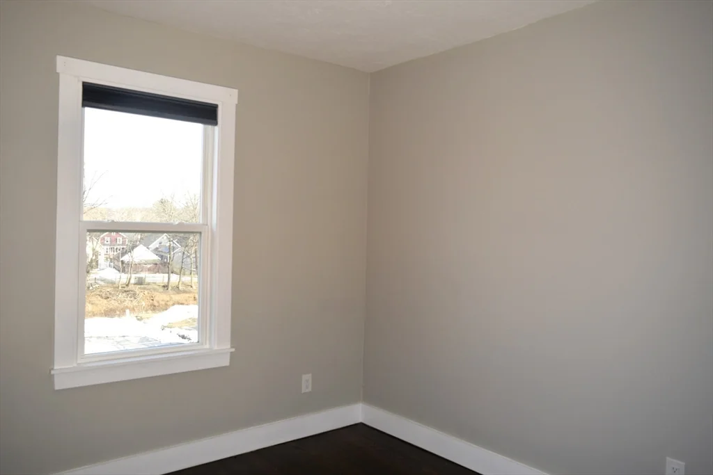 4 bed, 1 bath apartment for rent at 296 Main St Unit 3A, Oxford — photo 27 of 42