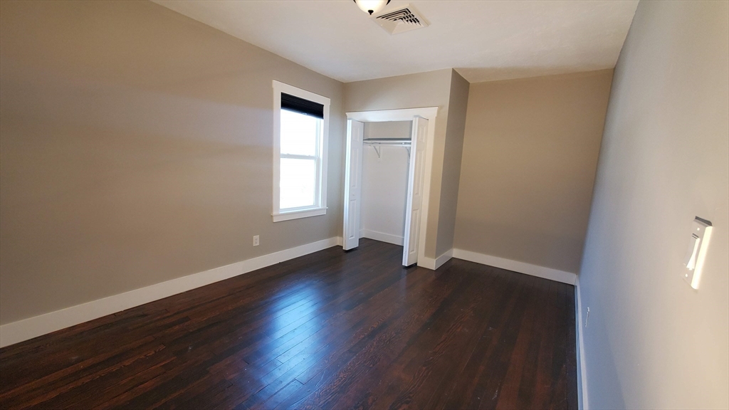 4 bed, 1 bath apartment for rent at 296 Main St Unit 3B, Oxford — photo 17 of 42