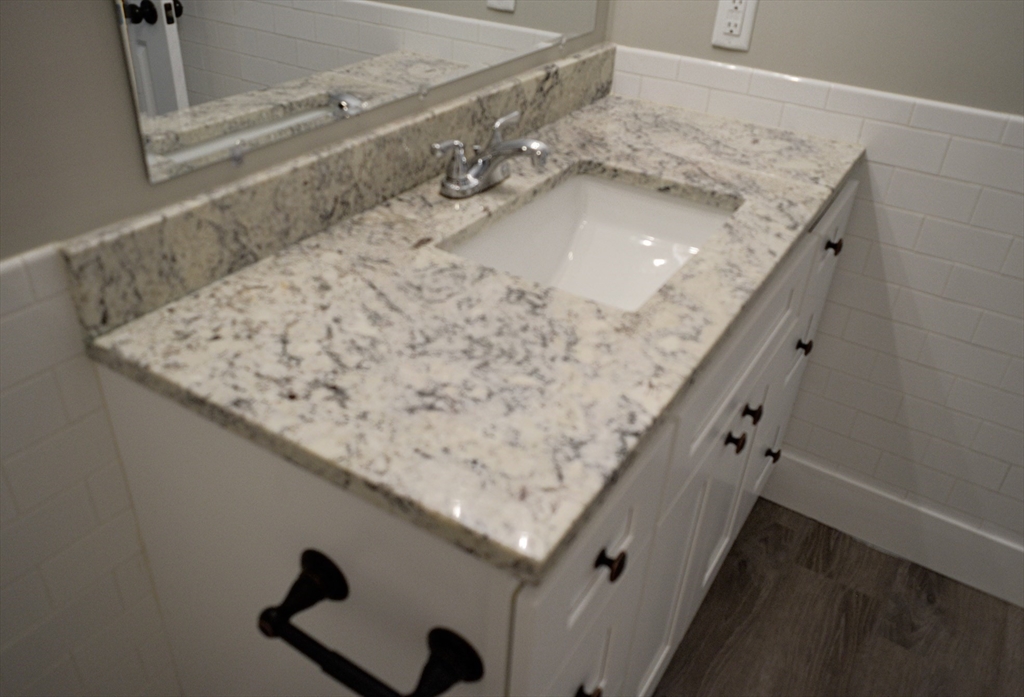 4 bed, 1 bath apartment for rent at 296 Main St Unit 3B, Oxford — photo 23 of 42