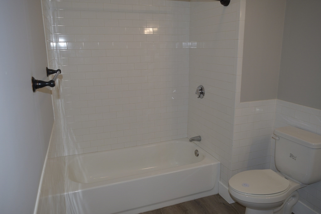 4 bed, 1 bath apartment for rent at 296 Main St Unit 3B, Oxford — photo 21 of 42
