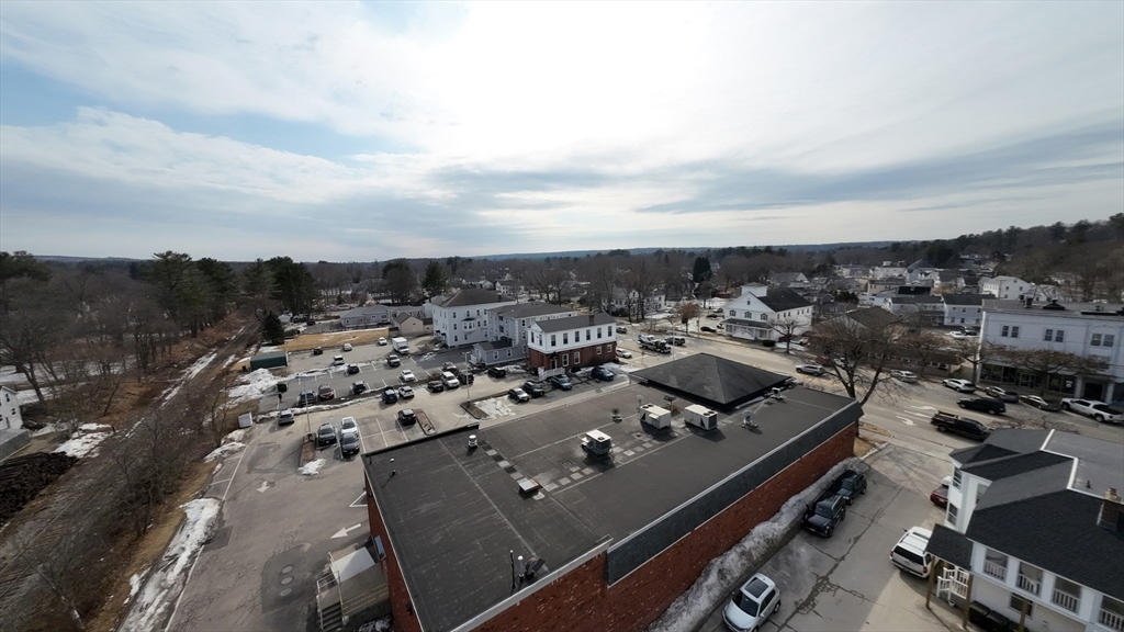4 bed, 1 bath apartment for rent at 296 Main St Unit 3B, Oxford — photo 5 of 42