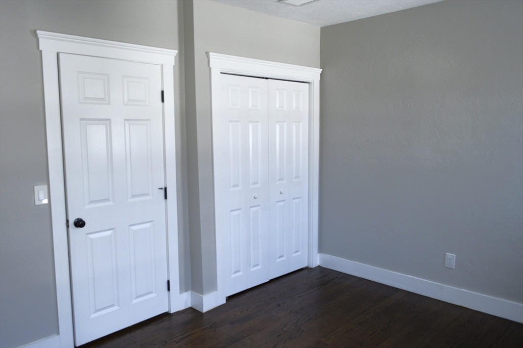 4 bed, 1 bath apartment for rent at 296 Main St Unit 3B, Oxford — photo 25 of 42