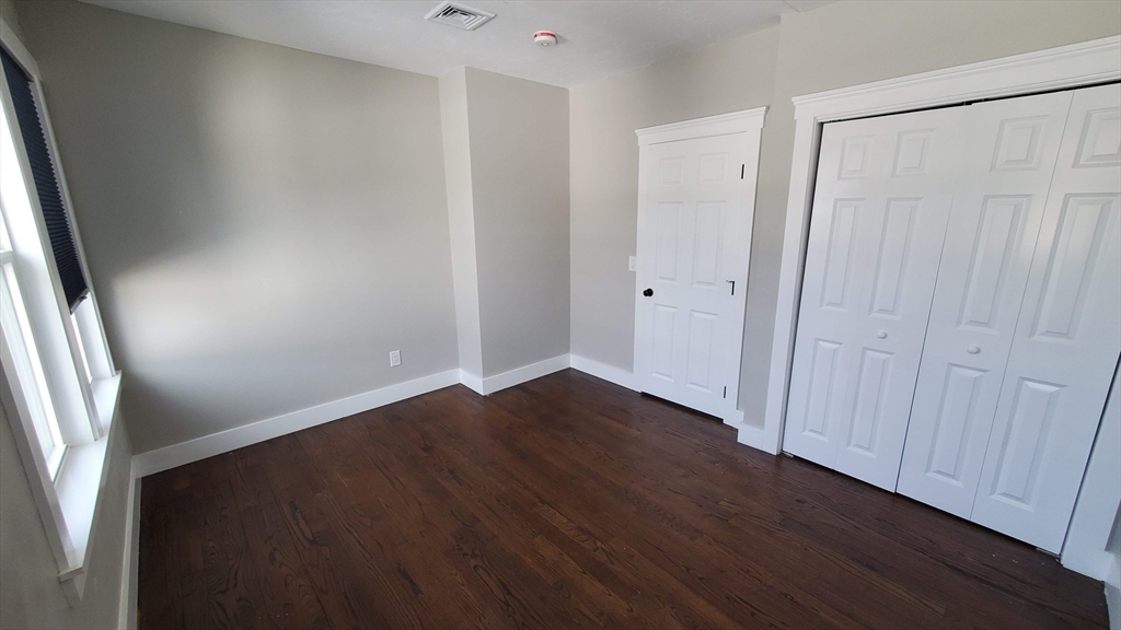 4 bed, 1 bath apartment for rent at 296 Main St Unit 3B, Oxford — photo 28 of 42