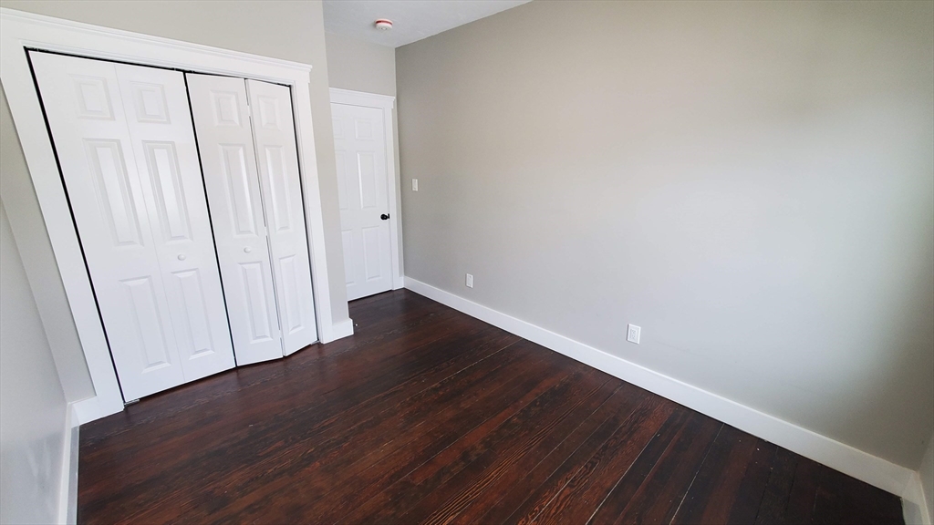 4 bed, 1 bath apartment for rent at 296 Main St Unit 3B, Oxford — photo 29 of 42