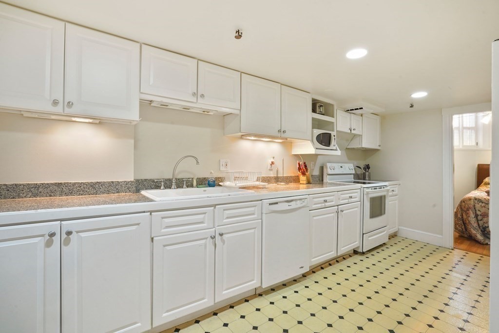 2 bed, 1 bath apartment for rent at 296 Marlborough St Unit 1, Back Bay — photo 14 of 23