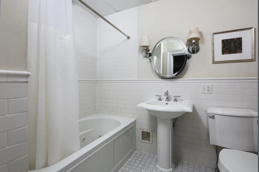 1 bed, 1 bath apartment for rent at 296 Marlborough St Unit 4, Back Bay — photo 4 of 4