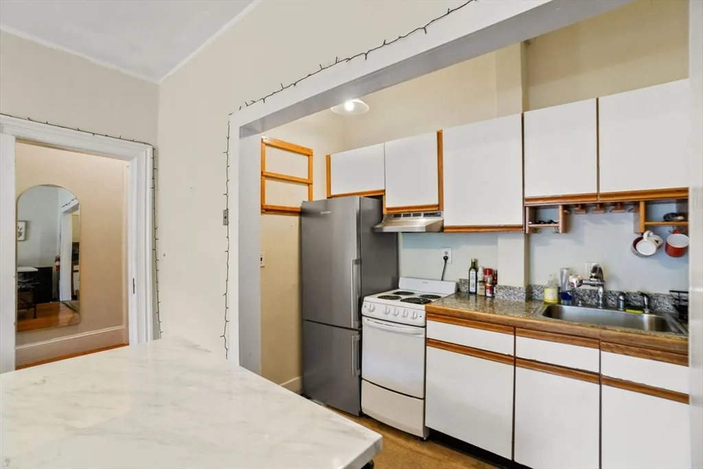3 bed, 1 bath apartment for rent at 296 Marlborough Unit 6, Back Bay — photo 8 of 23