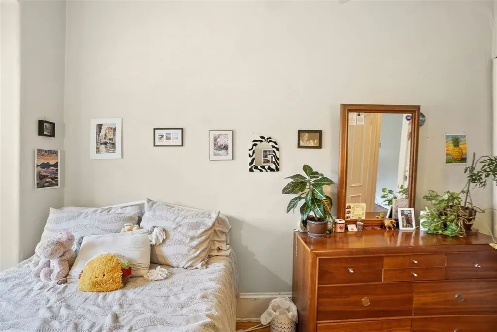 3 bed, 1 bath apartment for rent at 296 Marlborough Unit 6, Back Bay — photo 11 of 23