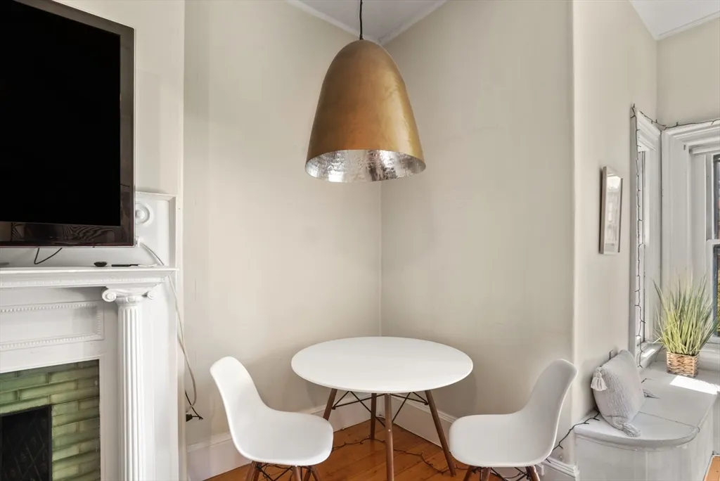 3 bed, 1 bath apartment for rent at 296 Marlborough Unit 6, Back Bay — photo 5 of 23