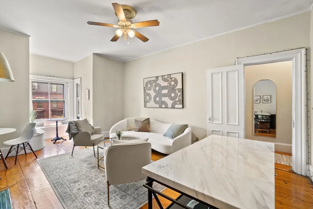3 bed, 1 bath apartment for rent at 296 Marlborough Unit 6, Back Bay — photo 3 of 23