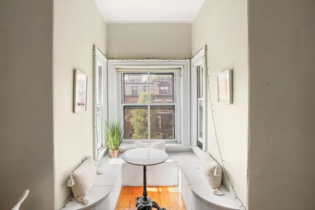 3 bed, 1 bath apartment for rent at 296 Marlborough Unit 6, Back Bay — photo 4 of 23