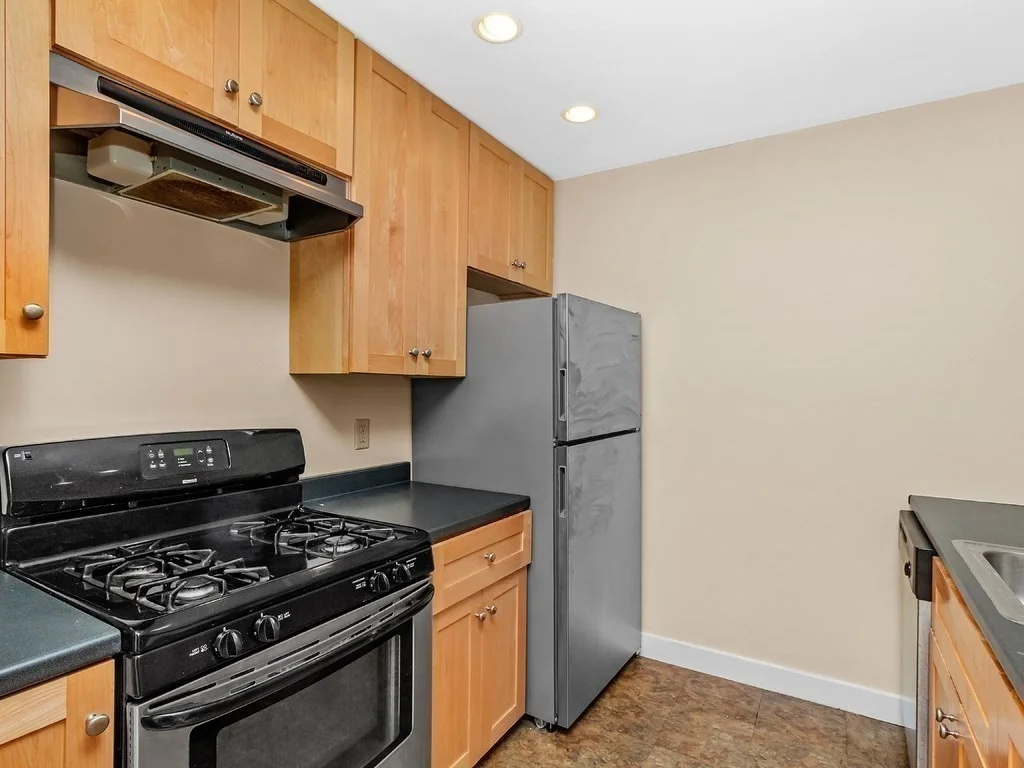1 bed, 1 bath apartment for rent at 296 Meridian St Unit 2, East Boston — photo 6 of 8