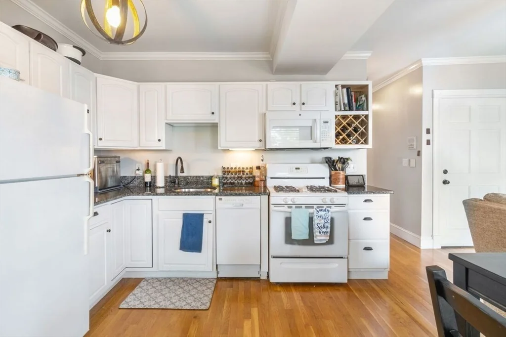 1 bed, 1 bath apartment for rent at 296 W 3rd Unit 2, South Boston — photo 4 of 15