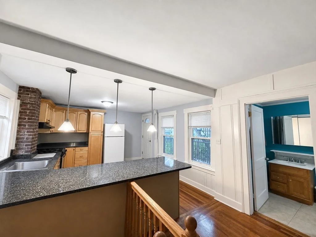 2 bed, 1 bath apartment for rent at 296 West 5th St Unit 1, South Boston — photo 4 of 25
