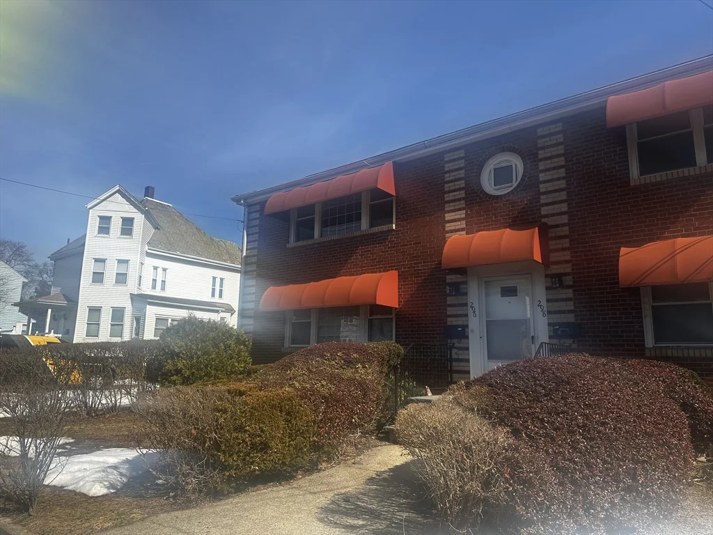 3 bed, 1 bath apartment for rent at 296 Wood Ave Unit 2, Hyde Park — photo 1 of 10