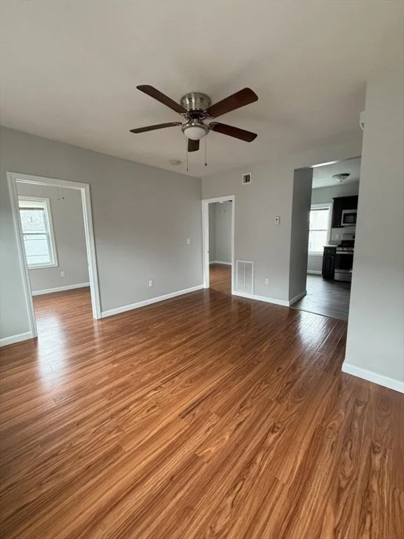 2 bed, 1 bath apartment for rent at 297-301 Flint Unit 3W, Fall River — photo 3 of 7