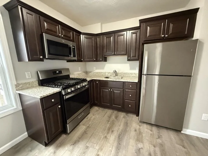 2 bed, 1 bath apartment for rent at 297-301 Flint Unit 3W, Fall River — photo 2 of 7