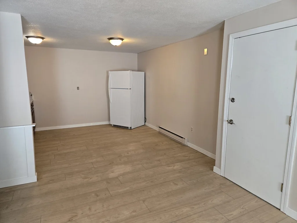 2 bed, 1 bath apartment for rent at 297 Ashland Ave Unit 16, Southbridge — photo 4 of 14
